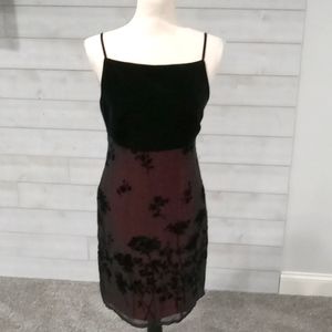 Petites Laundry by Shelli Segal. Black Velvet and chiffon dress size 12P